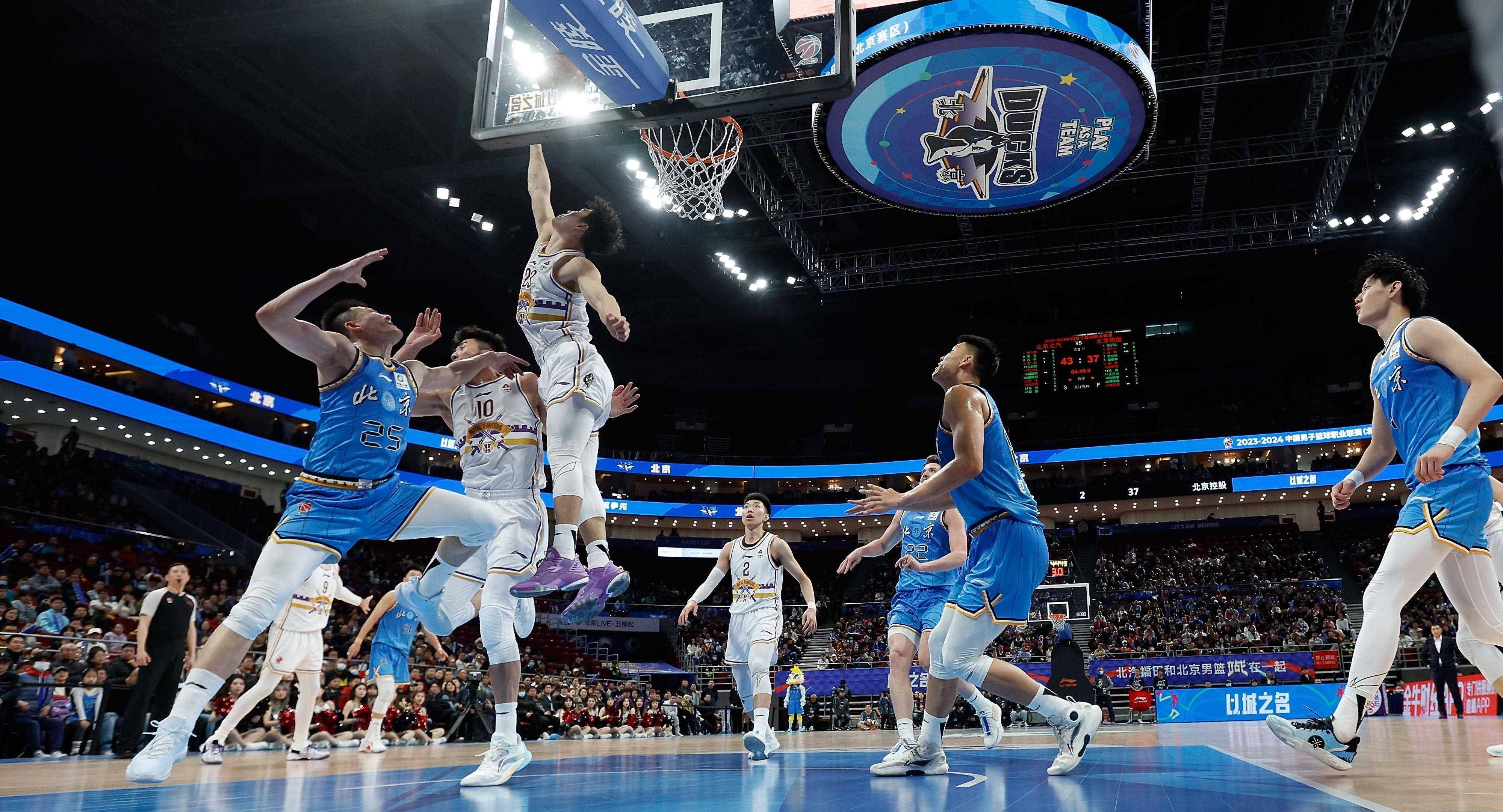 包含篮球赛事精彩瞬间盘点,年度回顾震撼登场的词条 包含篮球赛事精彩瞬间盘点,年度回顾震撼登场的词条