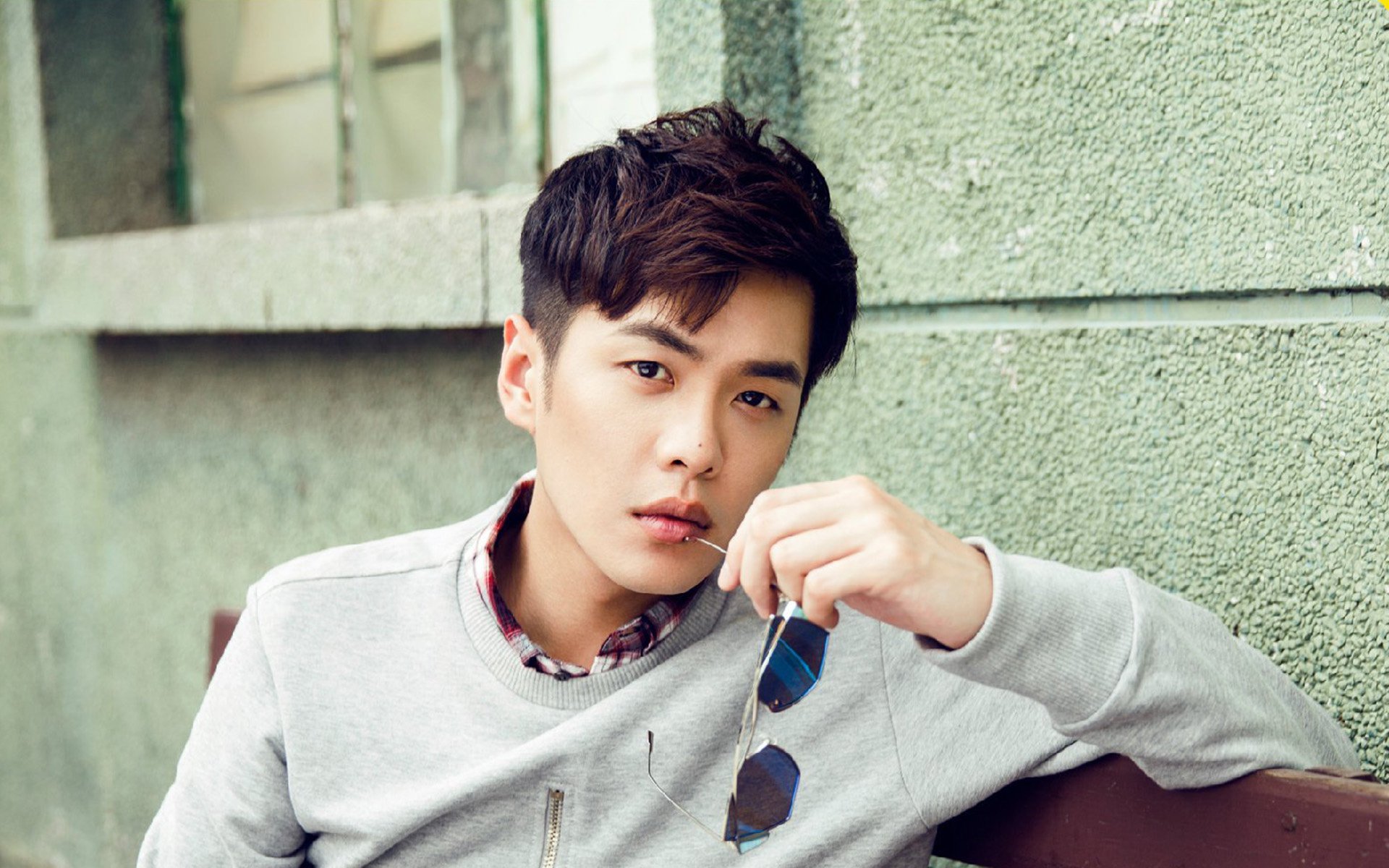 跨界梦幻对决，塔图姆神级发挥难救主，广东队绝地反击险胜开拓者