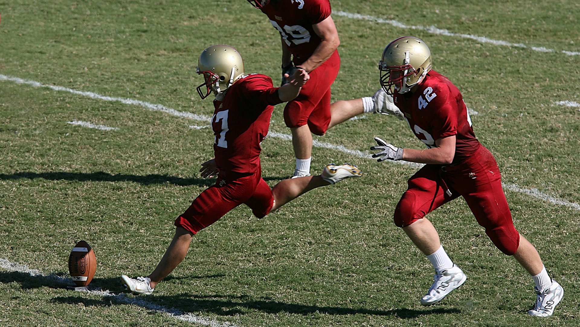 斗兽场的巨人与安菲尔德的诗人，当恩佐的利剑刺穿亚特兰大神话