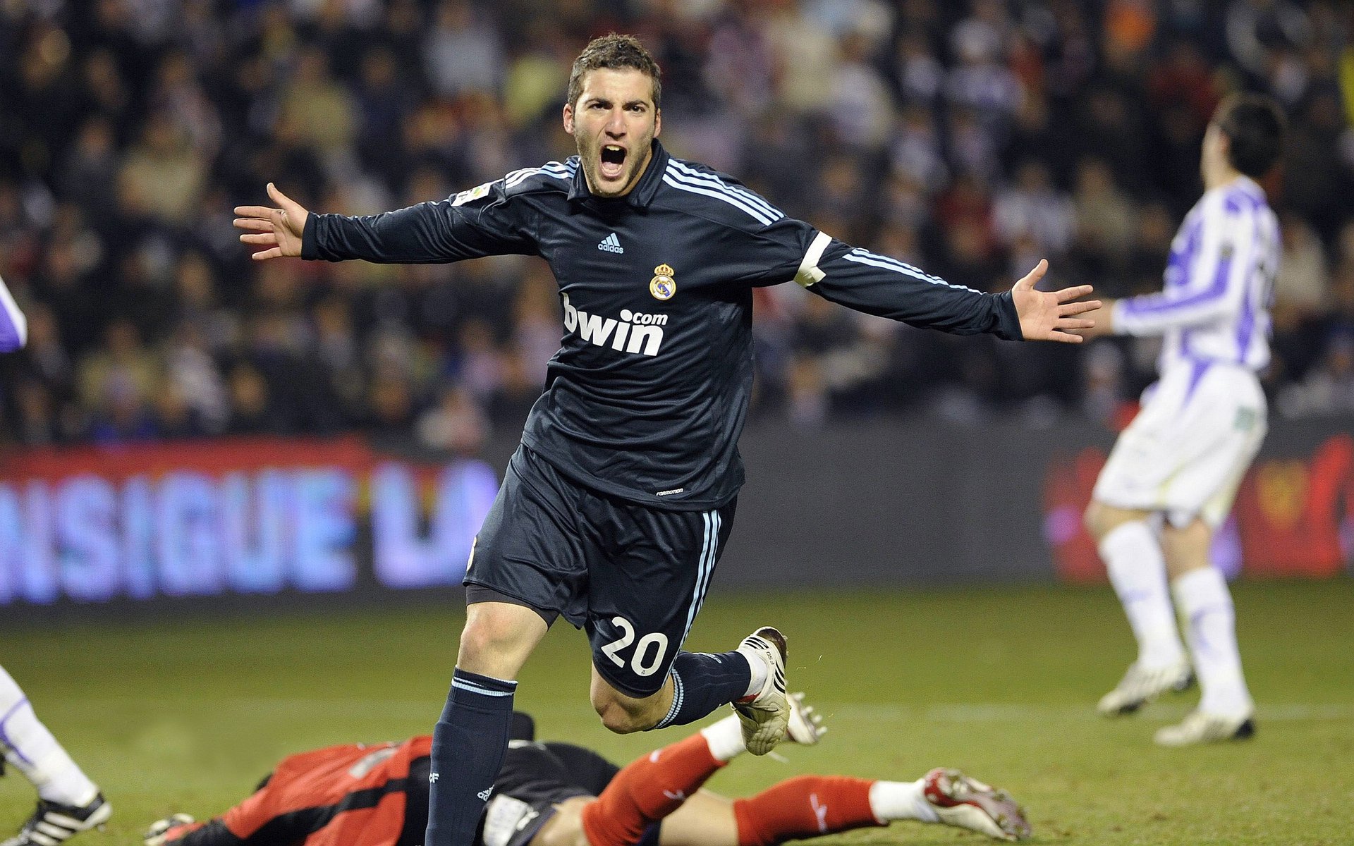 当奥运周期遇上NBA焦点战，国王如何啃下雄鹿这块硬骨头？